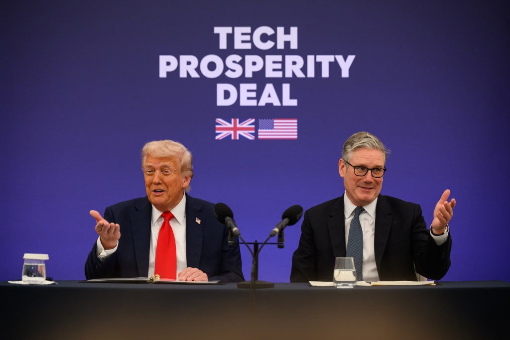(L-R) U.S. President Donald Trump and UK Prime Minister Keir Starmer